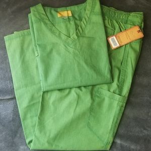 NWT  LG Jeanish Scrubs Set